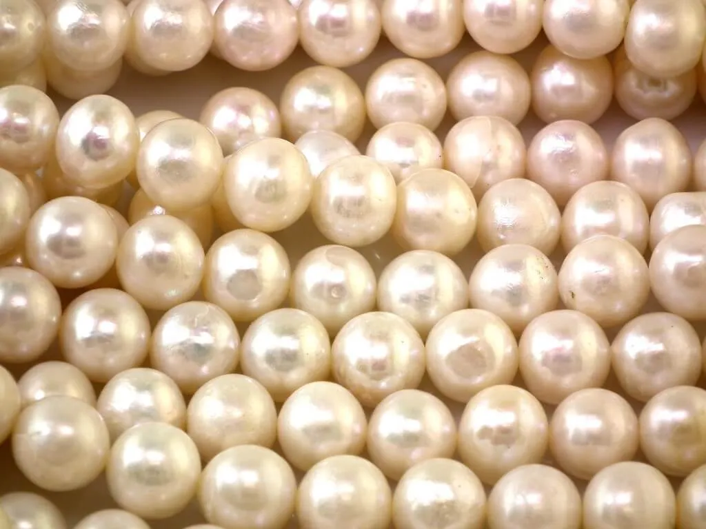 Near round loose pearl string