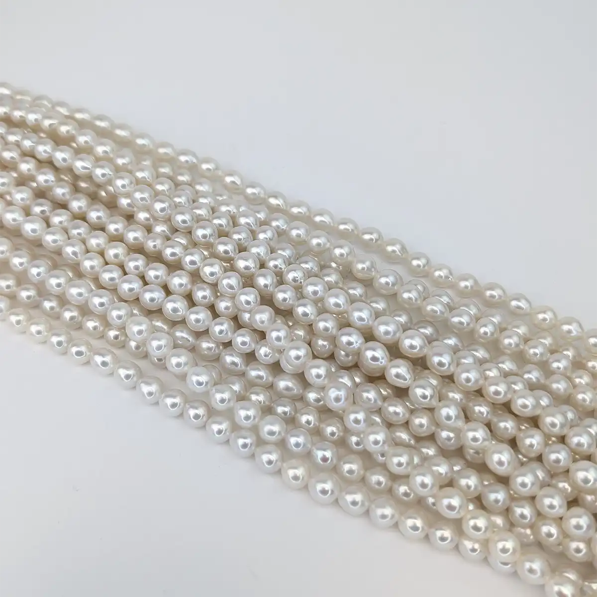 Akoya-like pearl string 6mm