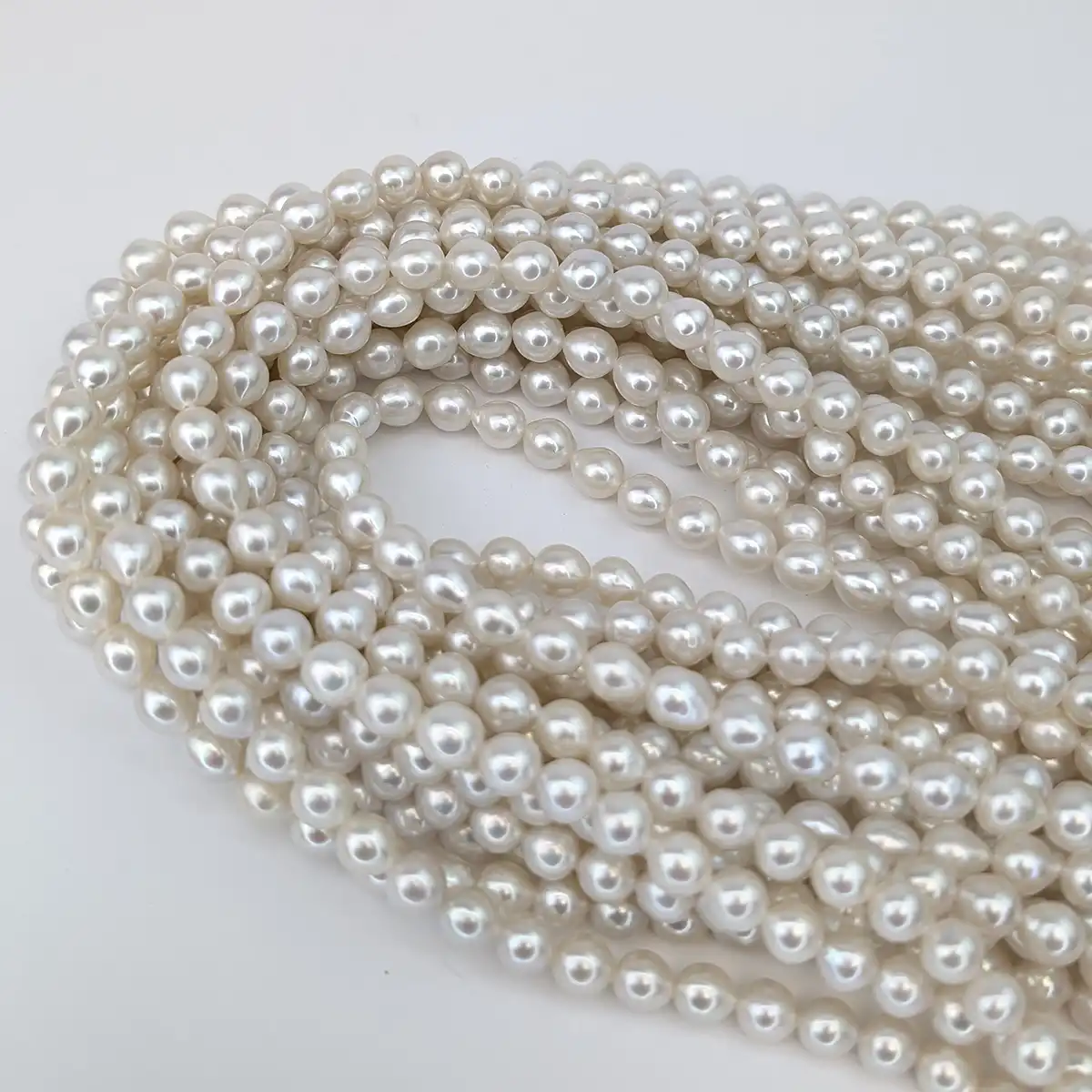 Akoya-like pearl string 6mm