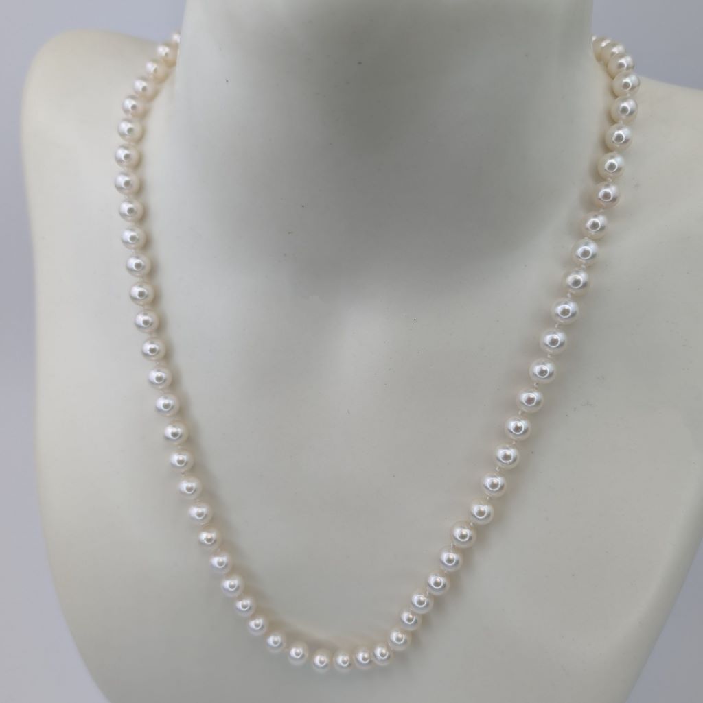Akoya Pearl Necklace on Gold Clasp